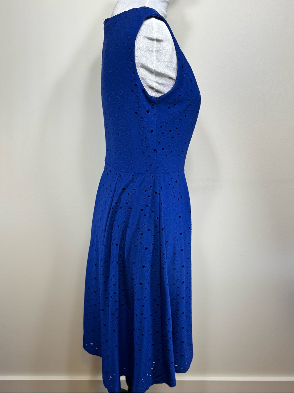 London Style Collection Vibrant Royal Blue Eyelet Fit and Flare Dress Size 6 - Picture 4 of 9